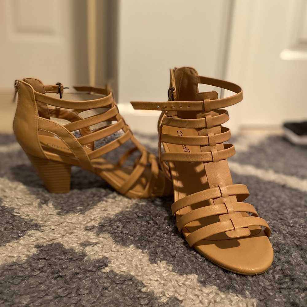 Strappy Tan Wedged Sandals